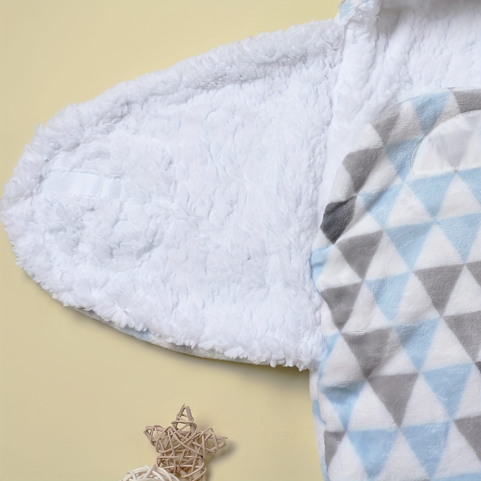 A Single-Piece Baby Blanket for Newborns, Made of Soft Flannel, Suitable for Spring And Autumn Outings, Serving As a Comfortable Two-In-One Wrap for Baby Essentials - Image 7