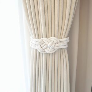 1pc of Stylish Magnetic Curtain Tie, Polished Surface Plastic Wall Hanging Rope, with Chinese Knot Design, Easy to Install Light Luxury Decorative Buckle, Suitable for Bedroom, Practical Hook