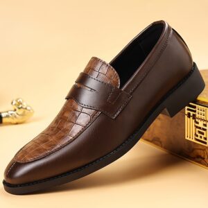 New Men'S Formal Shoes, Elegant Footwear for Men, Pointed Business Casual Loafers, British-Style Gifts for Men, Korean Version of Comfortable Casual Shoes for Men, Large Size Retro Shoes for Hairstylists, Trendy Shoes for Work
