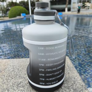 1pc 2.2L Extra Large Capacity Water Cup, 1pc 3.8L Large Capacity Sports Water Bottle, Portable Tumbler Cup for Fitness, Outdoor, Camping, Travel, and Family Gatherings