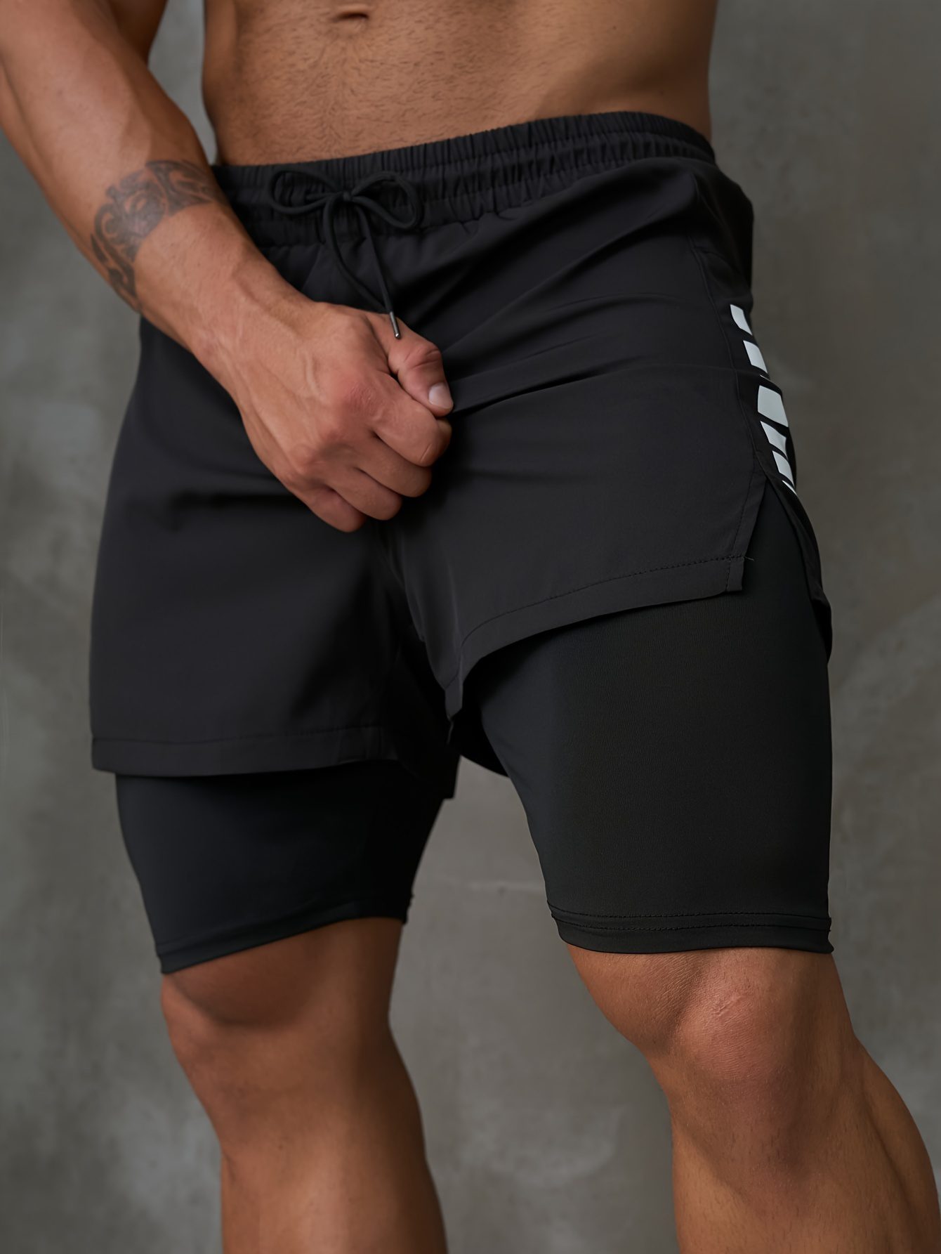 Men's 2-in-1 Running Shorts with Inner Pocket - Knee-Length, Double Layer for Gym & Training, Breathable Polyester, Machine Washable - Image 4