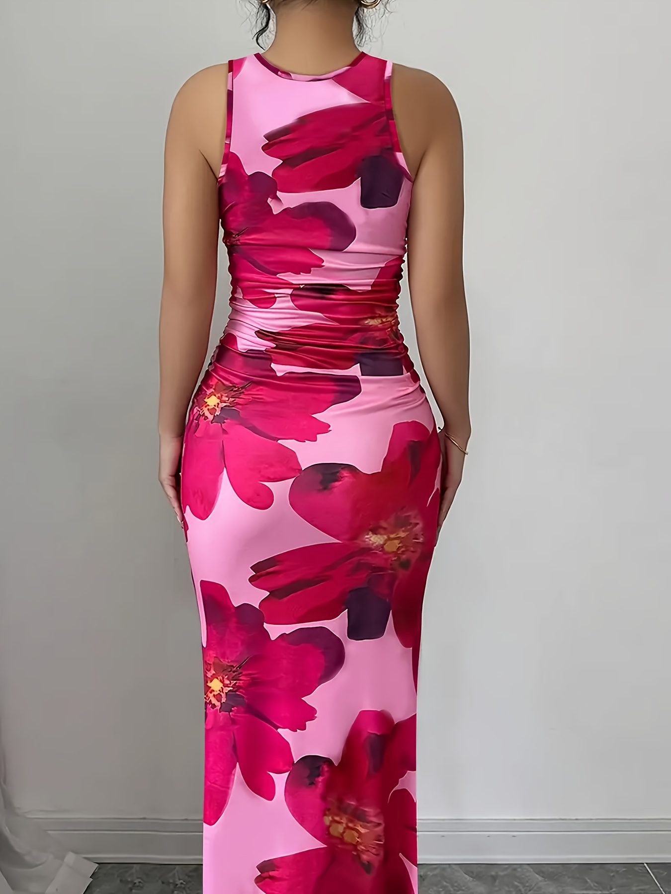 Women's Printed Waist-Cinching Hip-Gathering Dress - Valentine's, Concert, Wedding Elegant Stretchy Midi with Red Floral Pattern, Machine Washable All Seasons Formal & Casual - Image 2