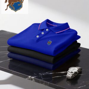 A Set of Three Men'S Short-Sleeve Polo Shirts Featuring a Horse Logo, with Colorful Striped Collar And Cuffs - Made from Breathable Moisture-Wicking Fabric, Classic Button Design, Suitable for Both Casual And Business Wear, a Summer Essential