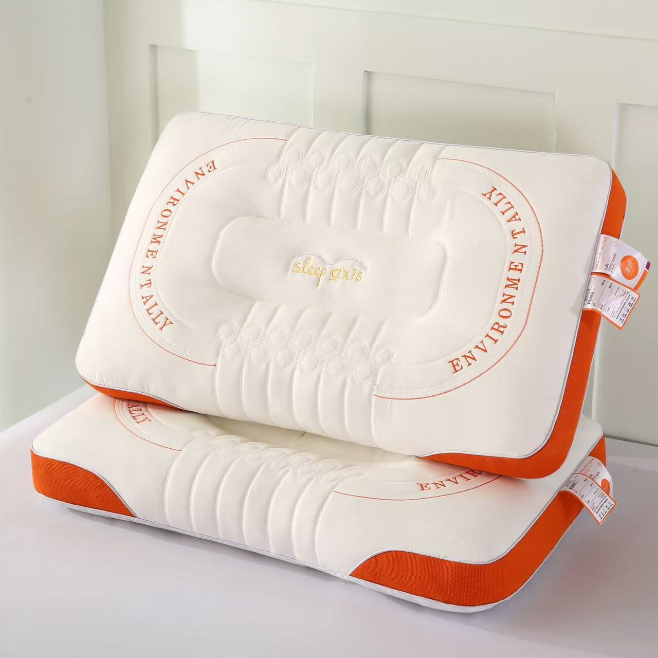 1pc Deep Sleep Pillow Provides Refreshing Sleep All Year Round, with a Soft and Highly Elastic Pillow Core. Its Ergonomic Neck-supporting Design Conforms to the Physiological Curve, While Zoned Support Technology Accommodates Both Side and Back