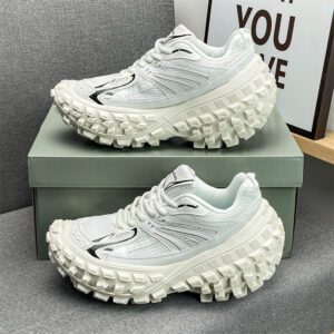 [Sneakers] The New 2026 Model Features Thick-Soled, All-White Dad Shoes Available for 25 Occasions! with Breathable Mesh And a Serrated Outsole, Enhanced with Gray Stripes, This Functional Design Looks Great for Both Casual Outings And Commuting